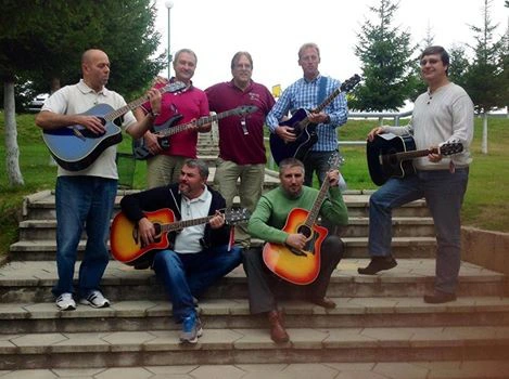 campfest giving guitars